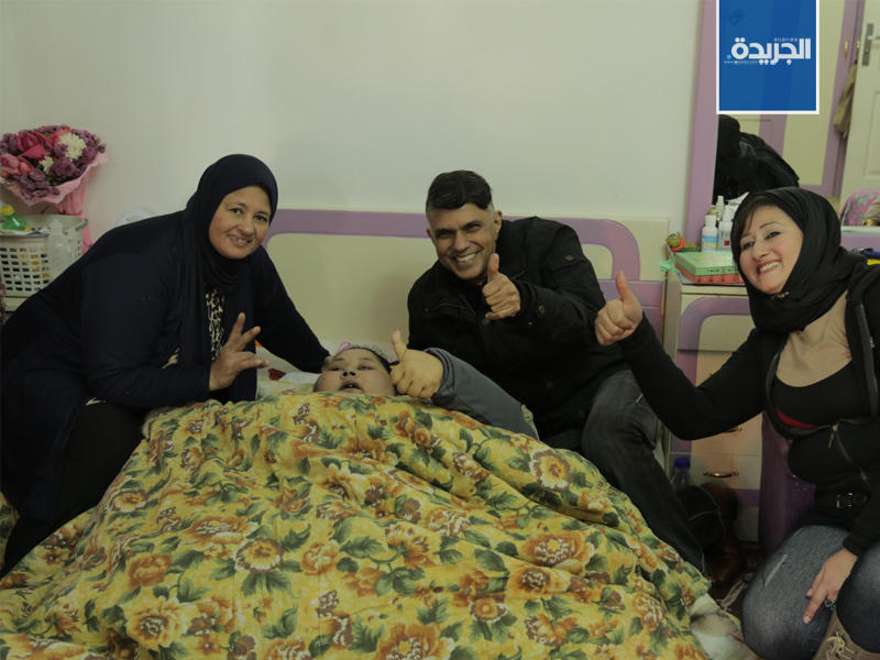 إيمان عبد العاطي وسط ذويها قبل البدء في العلاج من السمنة