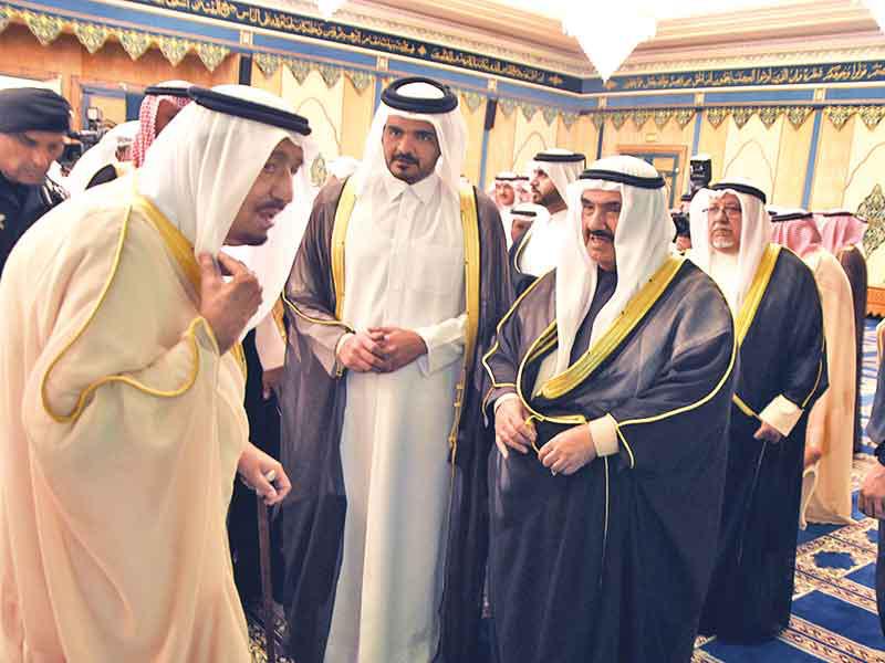 ممثل الأمير يقدم واجب العزاء إلى خادم الحرمين