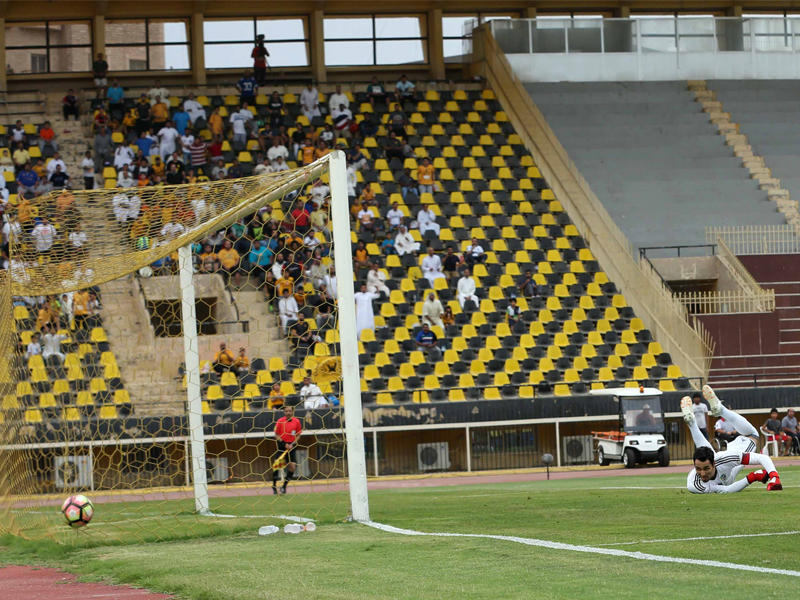  هدف ضاري سعيد الاول في مرمى السالمية (تصوير جورج رجي) 