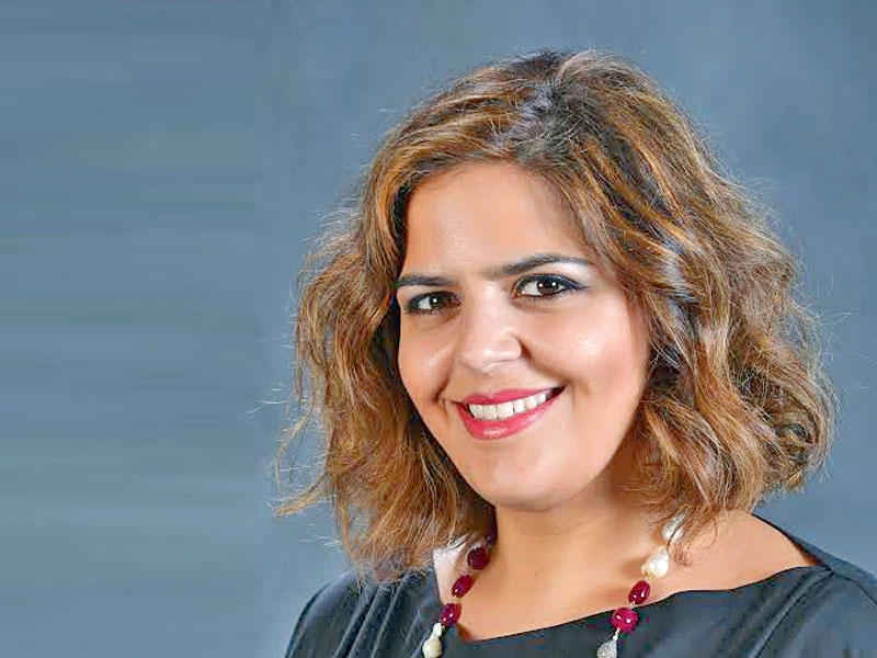  مديرة العلاقات العامة في الجامعة، أسيل التركيت