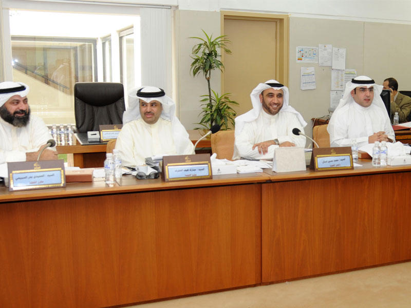  لجنة الشؤون التشريعية والقانونية البرلمانية