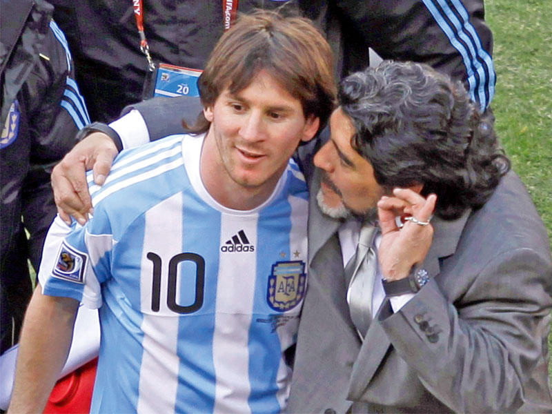 مارادونا وميسي في مونديال 2010