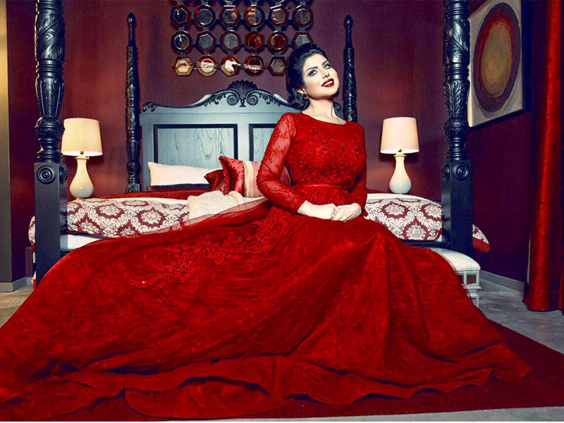 الإعلامية حليمة بولند