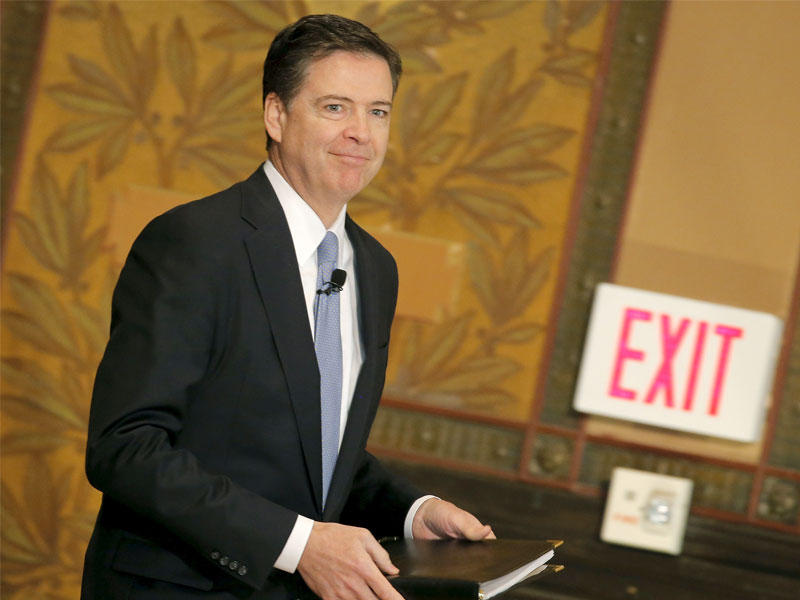 كومي يلقي كلمة في جامعة جورج تاون الشهر الماضي (رويترز)