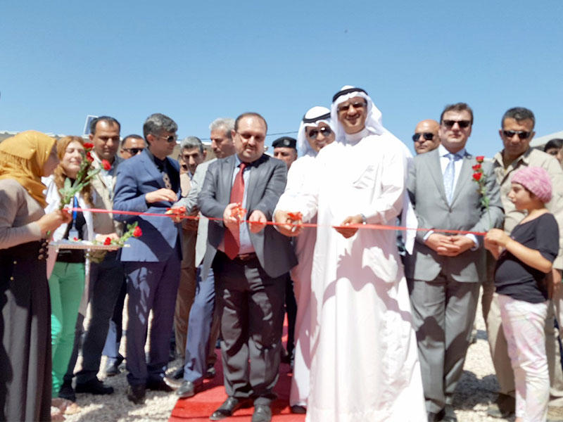 القنصل الكندري خلال افتتاح «مدرسة الكويت» للنازحين العراقيينn