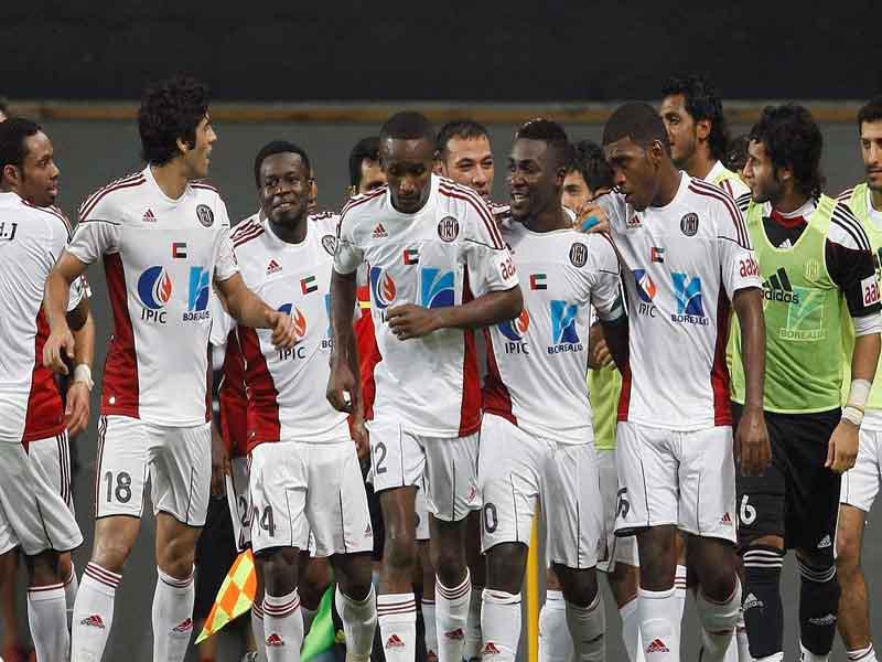 جانب من احتفال لاعبي الجزيرة