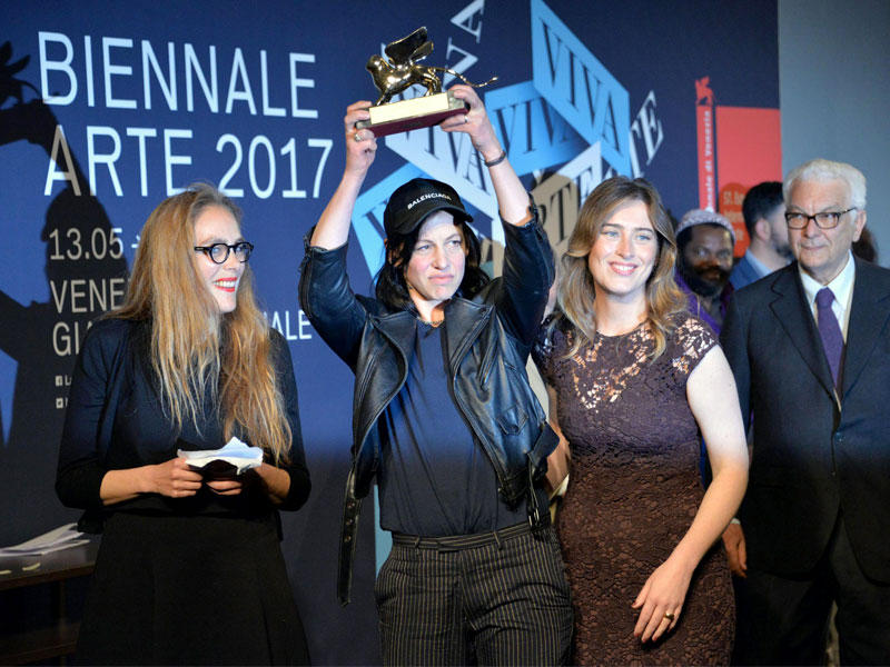 الفنانة الألمانية آن ايمهوف