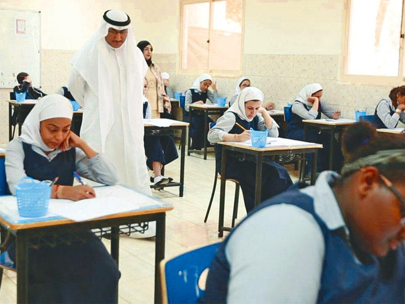 وزير التربية اثناء جولته التفقدية