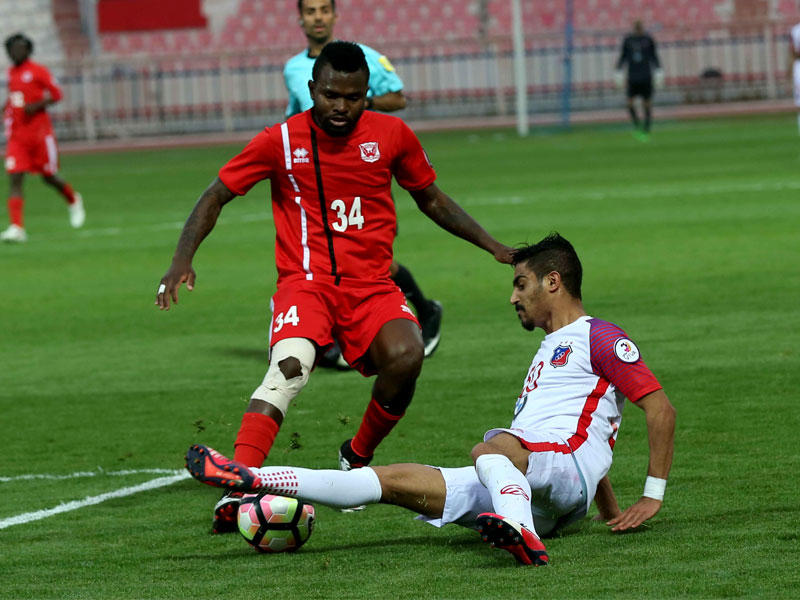 صراع على الاستحواذ في لقاء سابق بين الفحيحيل والكويت