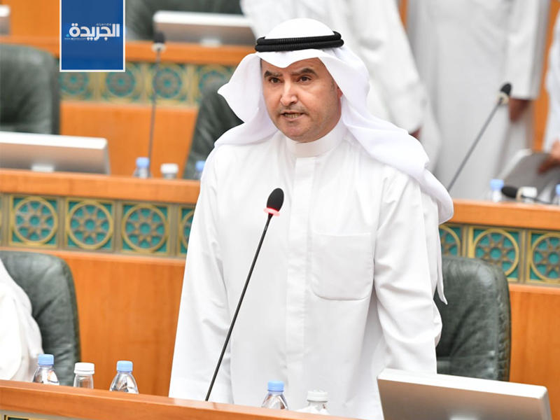 وزير النفط ووزير الكهرباء والماء عصام المرزوق