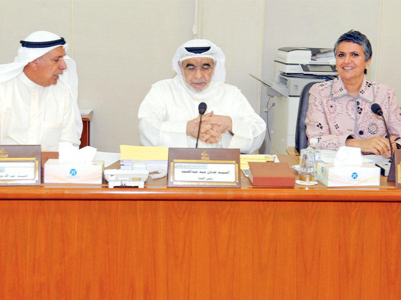 الهاشم وعبدالصمد والرومي في اجتماع لجنة «الميزانيات»