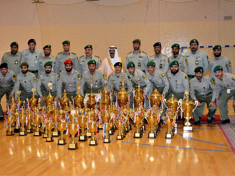 الأحمد يتوسط الرياضيين المكرمينn