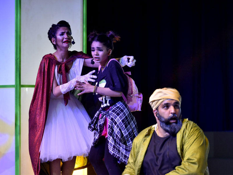 لقطة من عرض «السرداب العجيب»