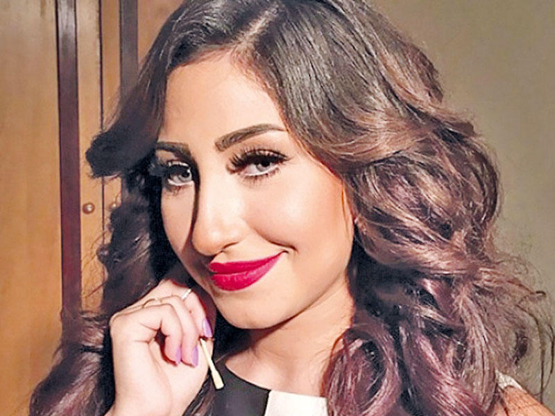 الفنانة بوسي