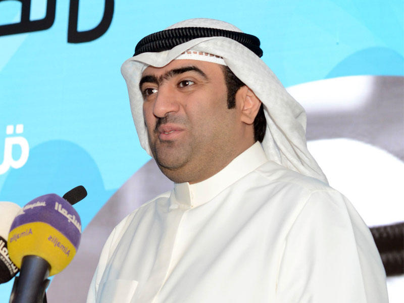 وزير التجارة والصناعة وزير الدولة لشؤون الشباب بالوكالة خالد الروضان