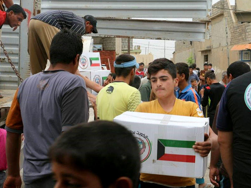 دولة الكويت ترسل 75 طنا من المواد الغذائية إلى (الموصل) العراقية