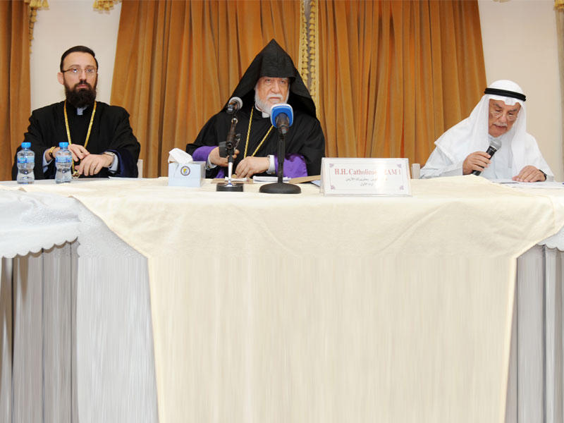 كيشيشيان متحدثا في الندوة