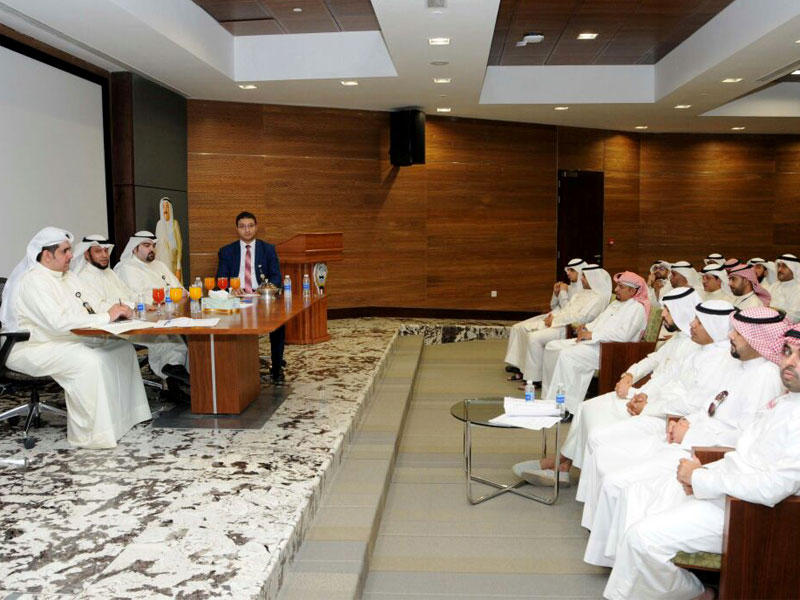 جانب من اجتماع رؤساء اقسام الإعلان في «العدل»