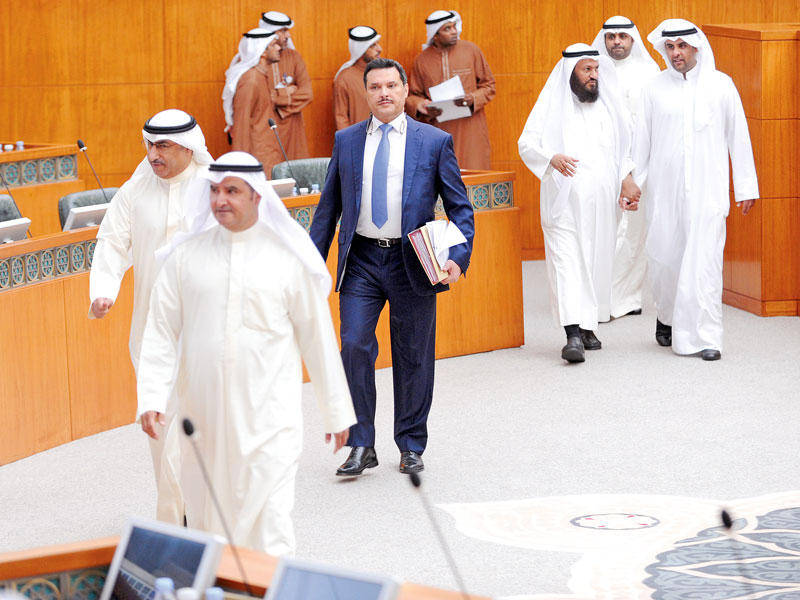 الحربي في جلسة سابقة لمجلس الأمة