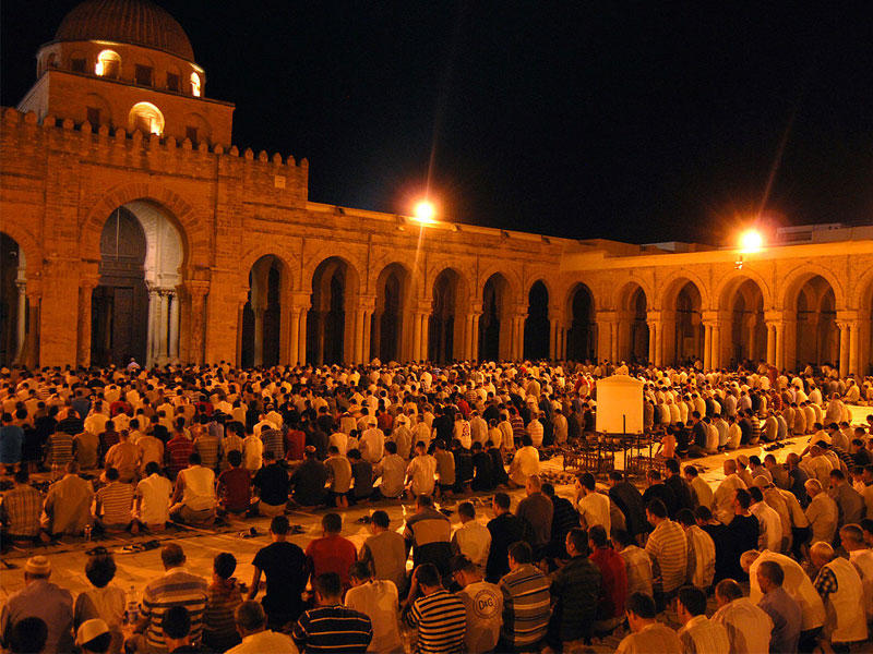 صلاة التراويح (ارشيفية)