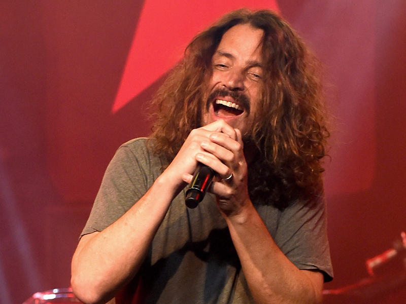 المغني كريس كورنيل