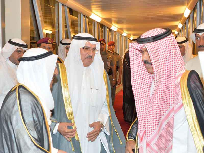 صاحب السمو مغادراً إلى السعودية وفي وداعه سمو نائب الأمير ولي العهد