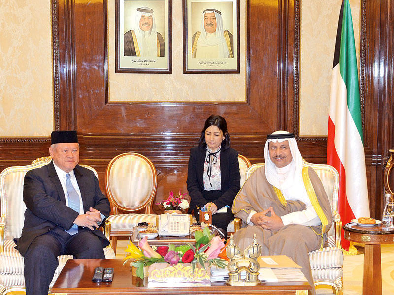 المبارك مستقبلاً وزير خارجية بروناي 