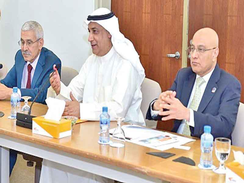 الفليج وشهاب الدين خلال عرض البنك الوطني