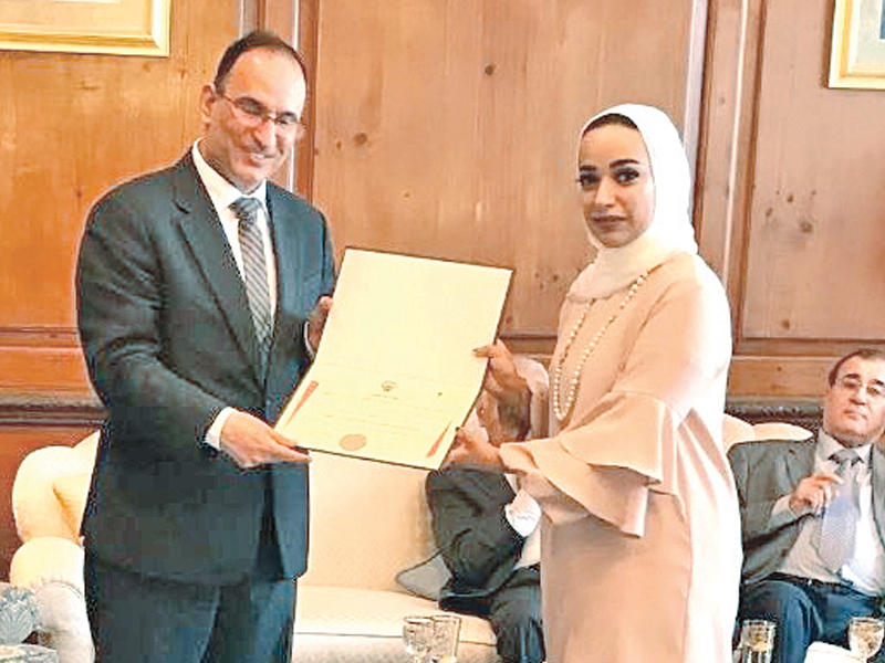  العتيبي يكرم هيا المرشد