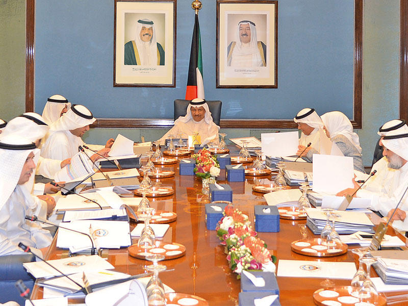 المبارك مترئساً اجتماع مجلس الوزراء أمس