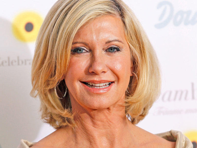 المغنية والممثلة اوليفيا نيوتن-جون،