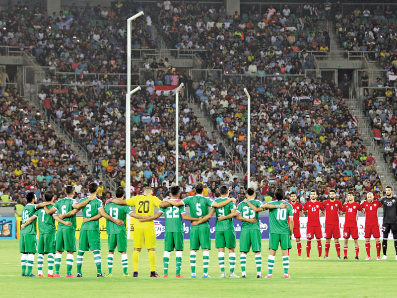 العراق والأردن قبل بداية اللقاء الودي في البصرة 