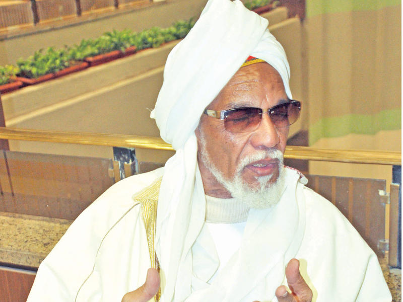 أستاذ الفلسفة وعلم الجمال في جامعة النيلين السودانية د. مصطفى خير