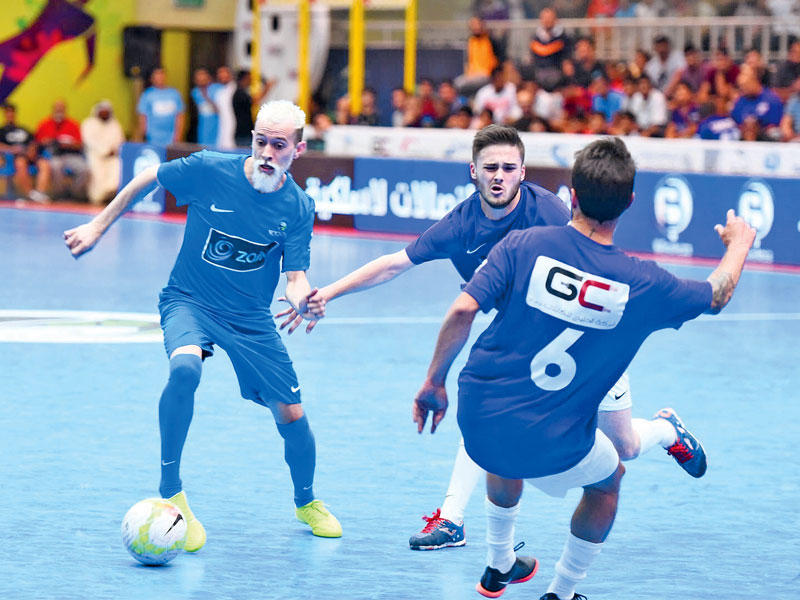 جانب من منافسات الكبار في «الروضان»