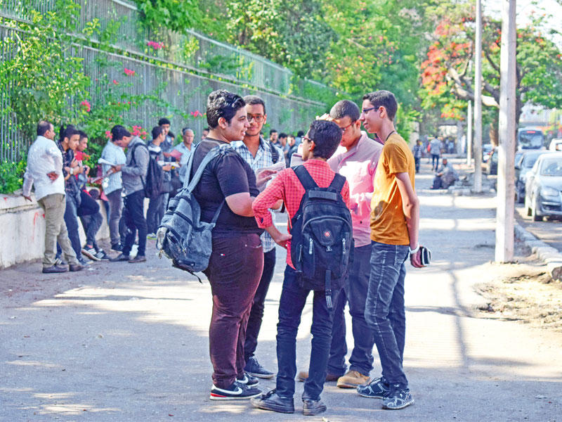 طلاب في اليوم الأول لبدء امتحانات الثانوية العامة في القاهرة  اليوم 