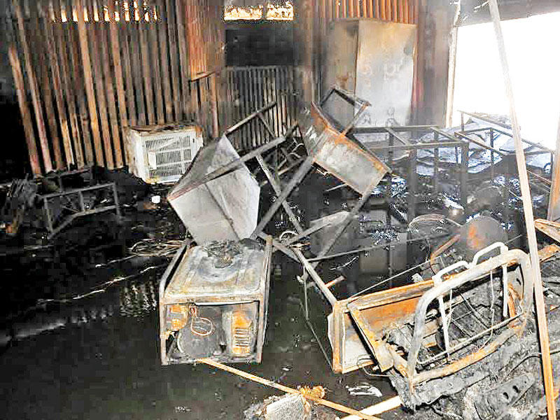 حريق مخزن للمولدات في مزرعة بمنطقة كبد