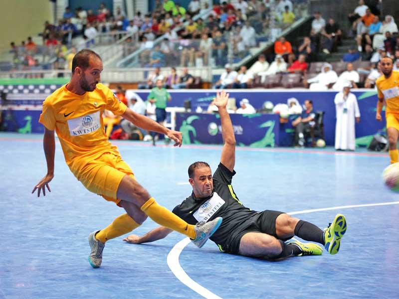 جانب من منافسات اليوم العاشر