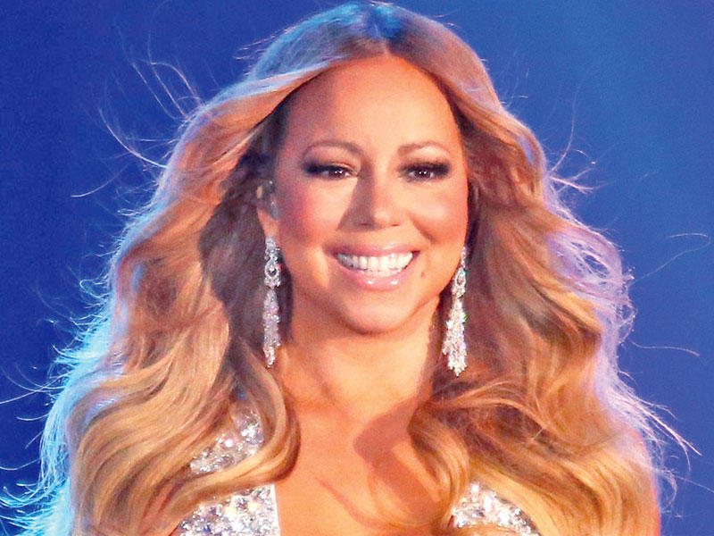 النجمة العالمية ماريا كاري