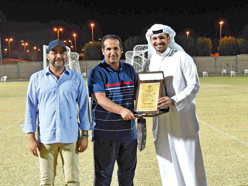 تكريم المدرب ظاهر العدواني