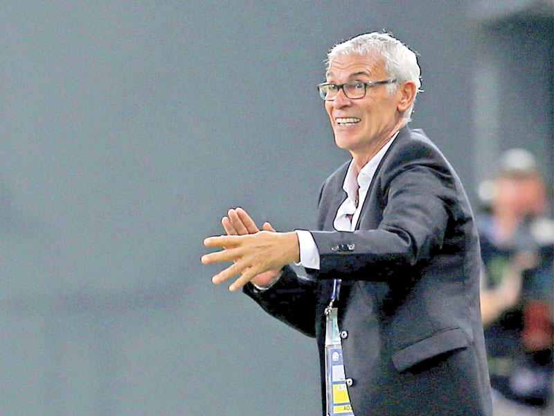 الأرجنتيني هيكتور كوبر المدير الفني لمنتخب المصري