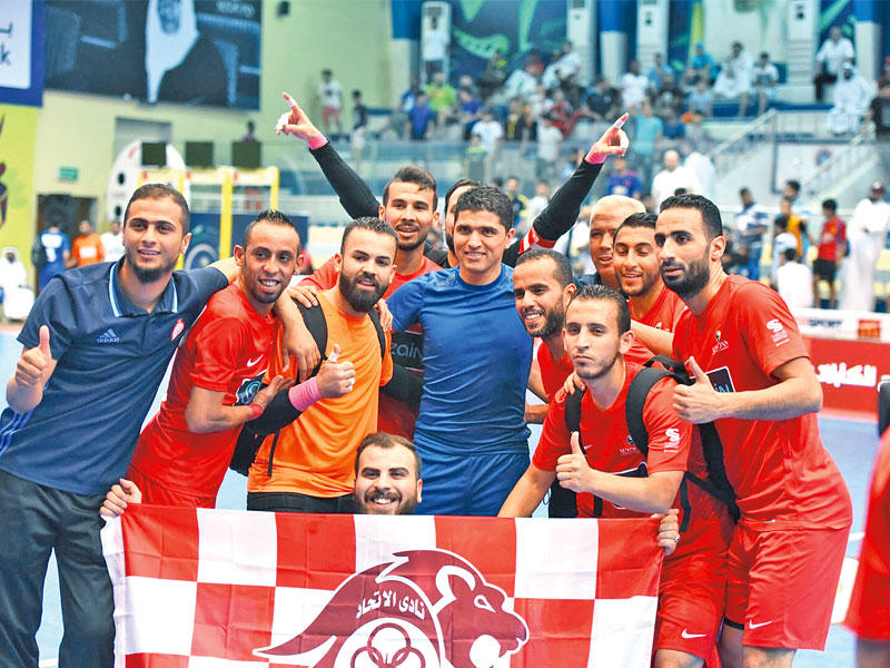 فريق نادي الاتحاد يحتفل بالفوز