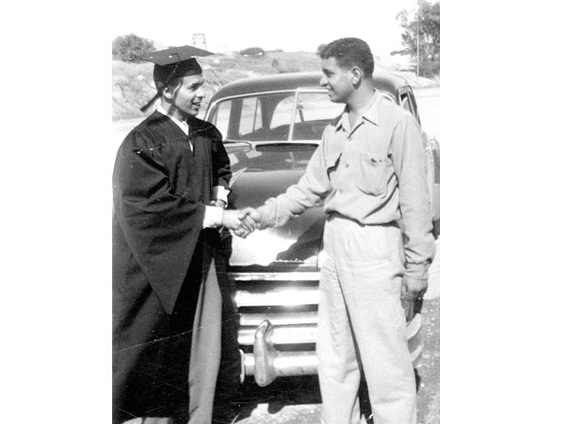 المرحوم السيد حامد الرفاعي عند تخرجه عام 1953