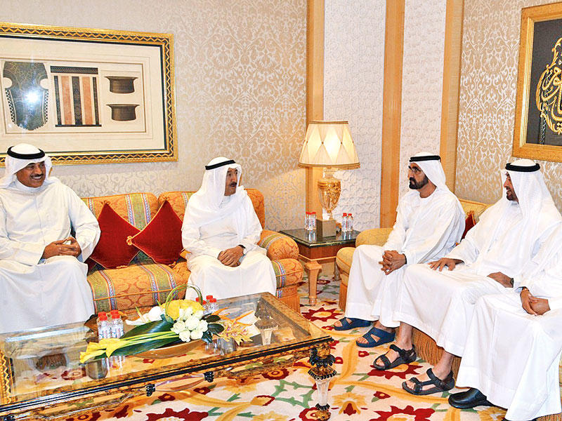 صاحب السمو خلال مباحثاته في الإماراتn