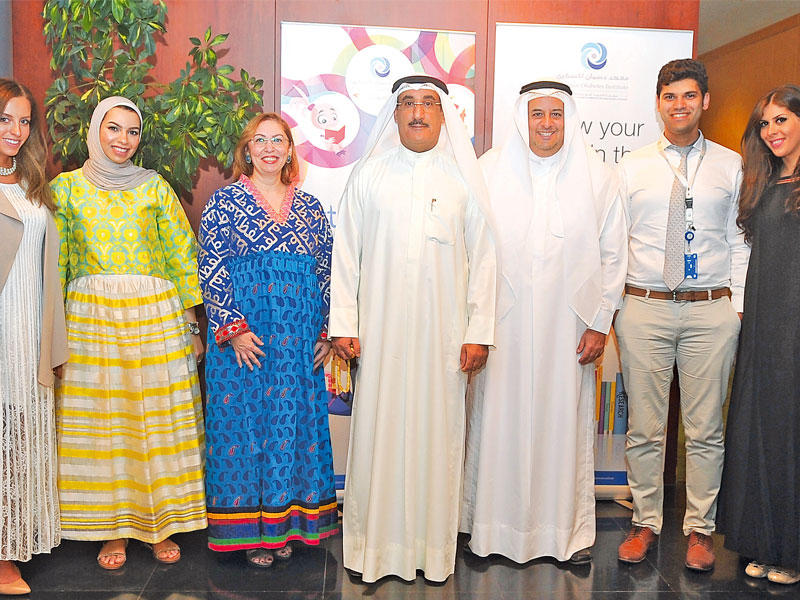 الدويري والعريان يتوسطان عددا من حضور الحفلn