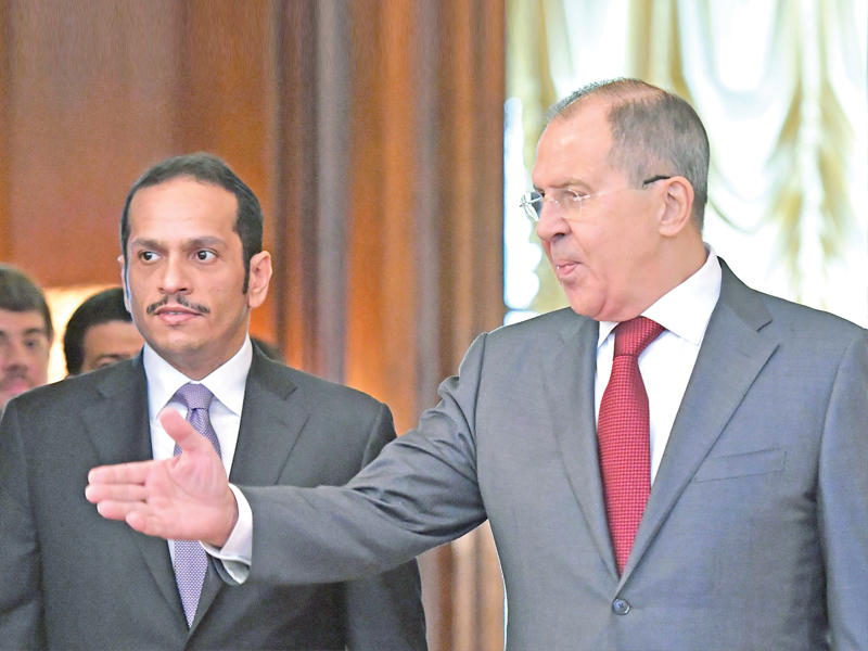 لافروف مستقبلاً نظيره القطري في موسكو  اليوم (أ ف ب)