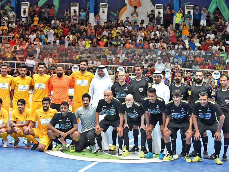 الحساوي والروضان يتوسطان فريقي إنييستا والأنصاري