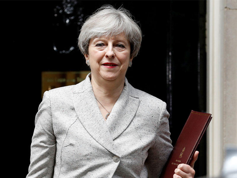  رئيسة الوزراء تيريزا ماي