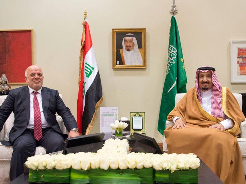 رئيس الوزراء العراقي حيدر العبادي أثناء زيارة في السعودية