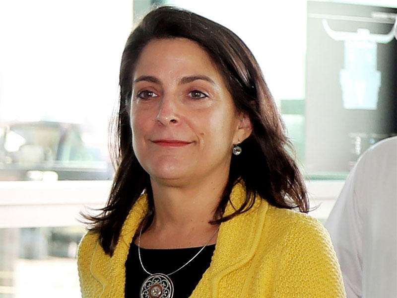  السفيرة الأميركية في الدوحة دانا سميث