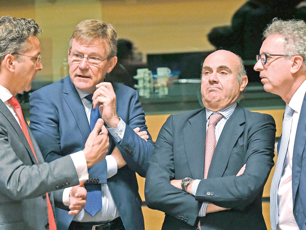 وزراء مال أوروبيون أثناء مناقشات خطة إنقاذ اليونان (أ ف ب)